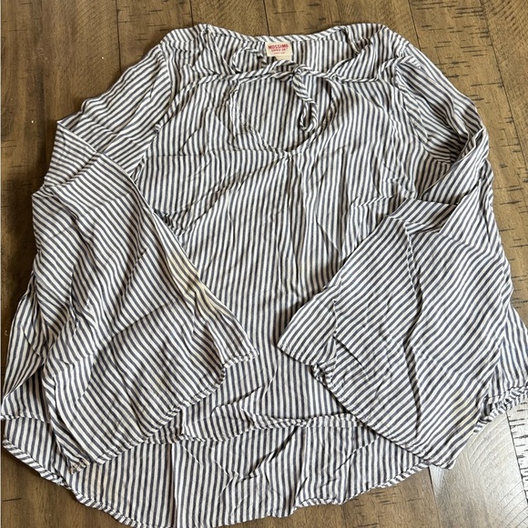 Mossimo Supply Co. Black and White Tie Front Blouse - Picture 6 of 7